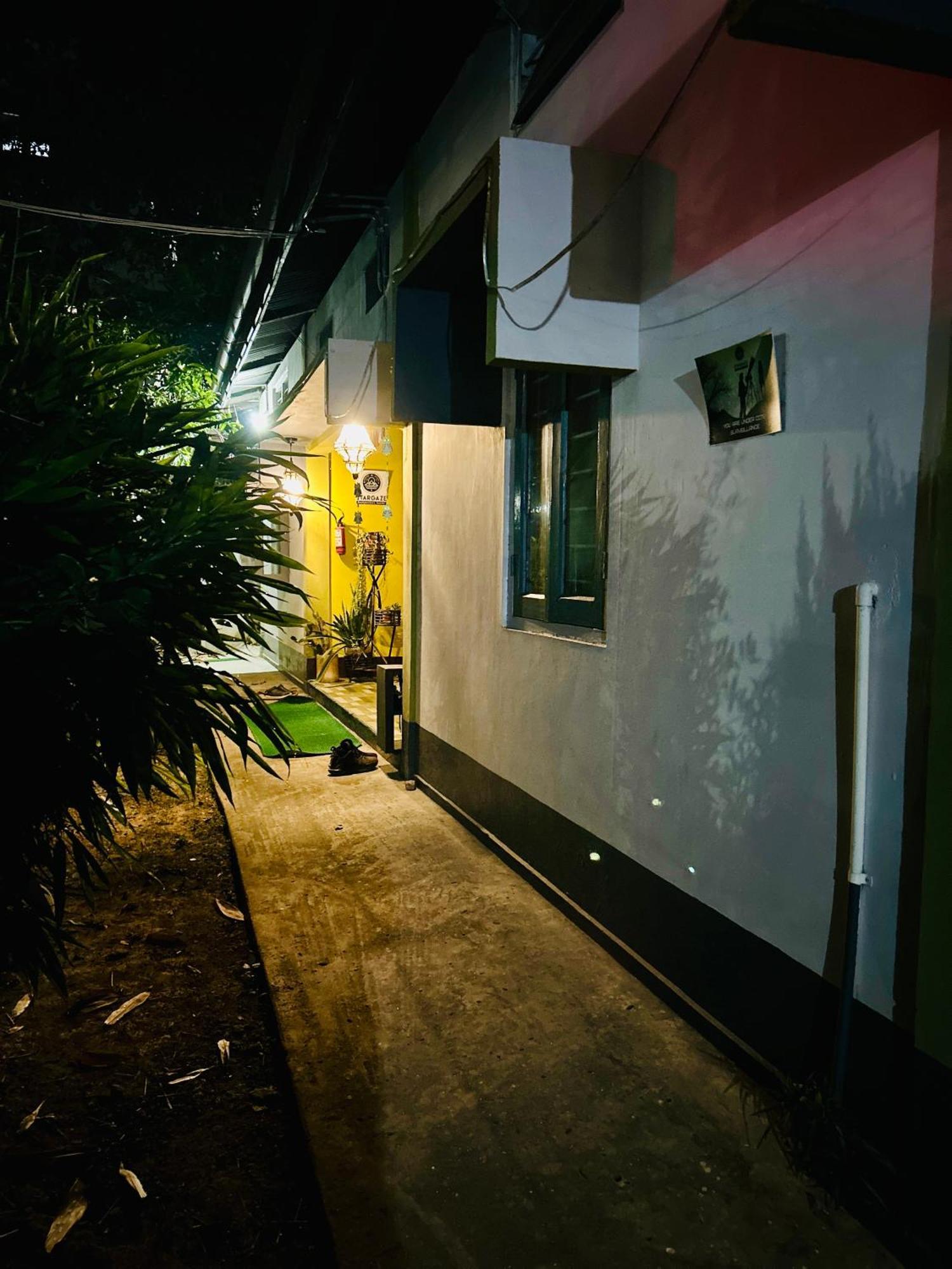 Stargaze Backpackers Hostel Guwahati Ngoại thất bức ảnh