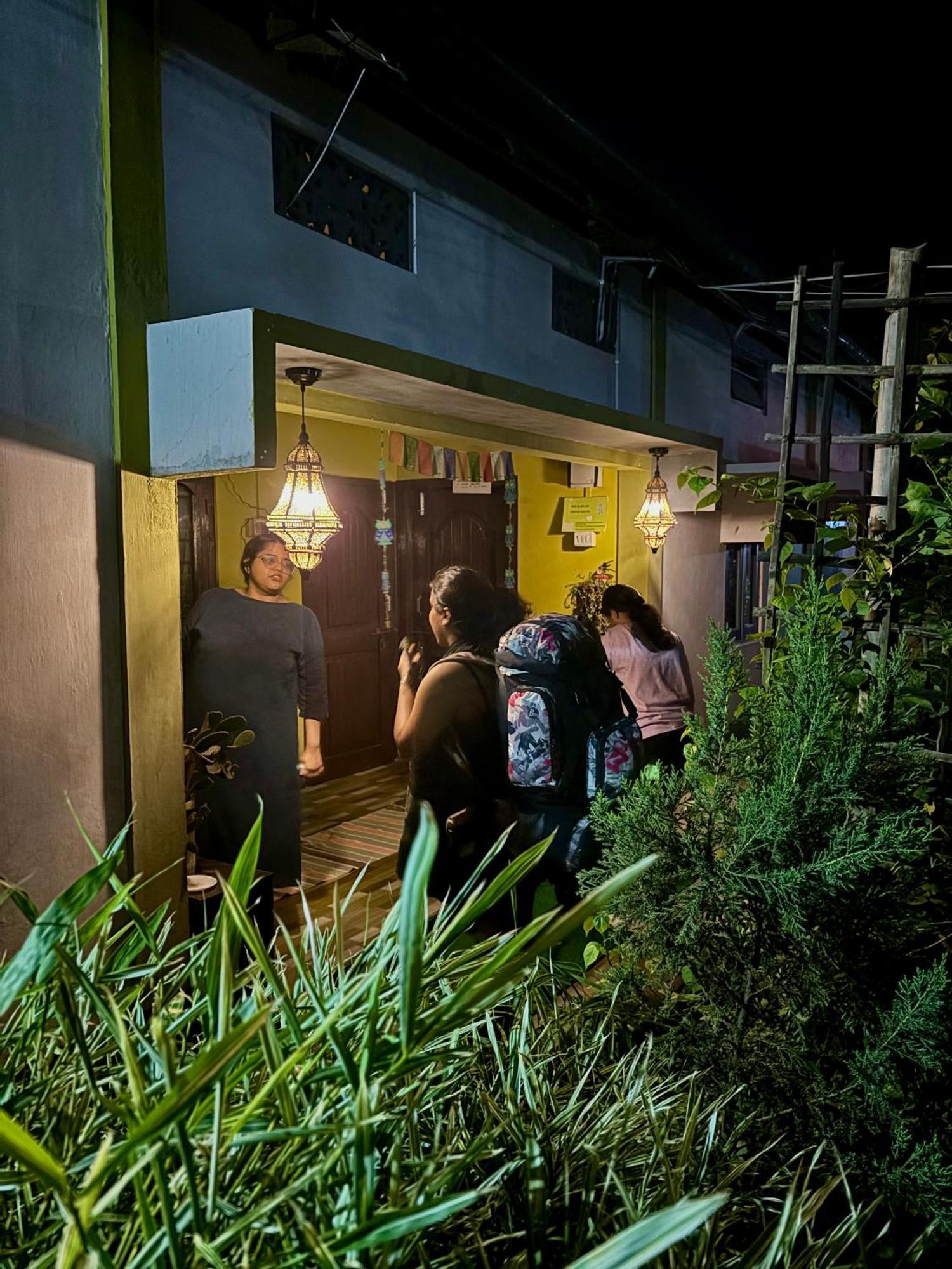 Stargaze Backpackers Hostel Guwahati Ngoại thất bức ảnh